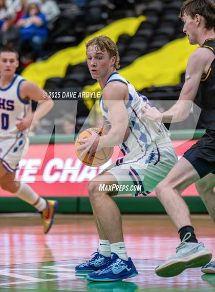 Thumbnail 3 in Union vs Richfield (UHSAA 3A Quarterfinal) photogallery.