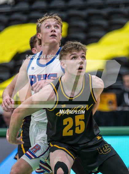 Thumbnail 2 in Union vs Richfield (UHSAA 3A Quarterfinal) photogallery.