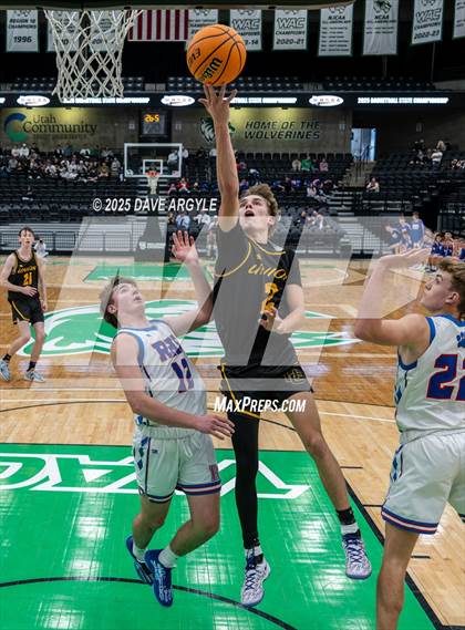 Thumbnail 3 in Union vs Richfield (UHSAA 3A Quarterfinal) photogallery.