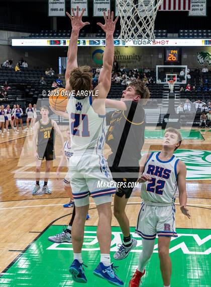 Thumbnail 3 in Union vs Richfield (UHSAA 3A Quarterfinal) photogallery.