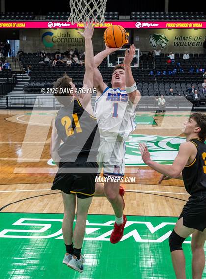 Thumbnail 3 in Union vs Richfield (UHSAA 3A Quarterfinal) photogallery.