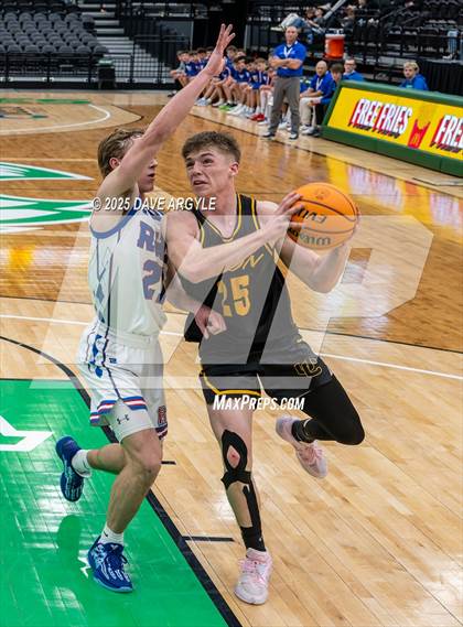 Thumbnail 1 in Union vs Richfield (UHSAA 3A Quarterfinal) photogallery.