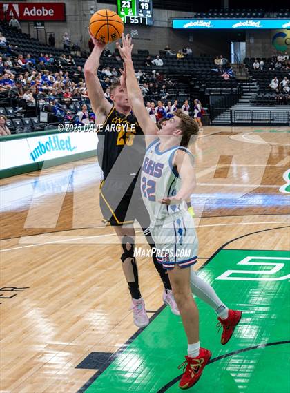 Thumbnail 3 in Union vs Richfield (UHSAA 3A Quarterfinal) photogallery.