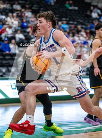 Thumbnail 3 in Union vs Richfield (UHSAA 3A Quarterfinal) photogallery.