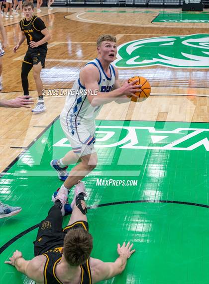Thumbnail 1 in Union vs Richfield (UHSAA 3A Quarterfinal) photogallery.