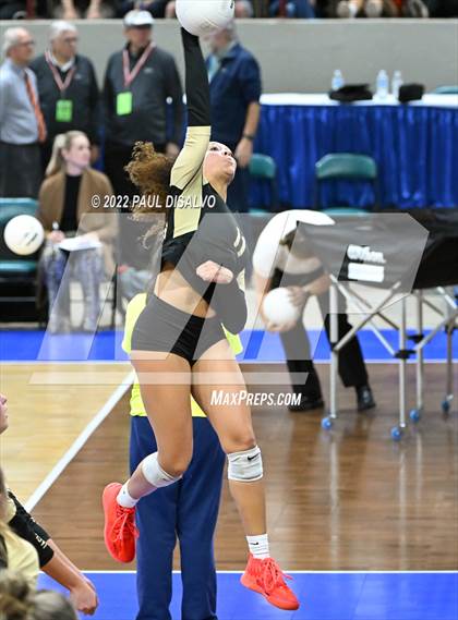 Thumbnail 2 in Rock Canyon vs. Grandview (CHSAA 5A Semi-Final) photogallery.