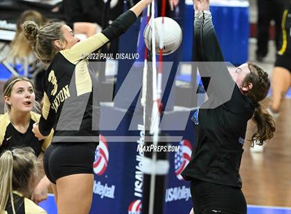 Thumbnail 3 in Rock Canyon vs. Grandview (CHSAA 5A Semi-Final) photogallery.