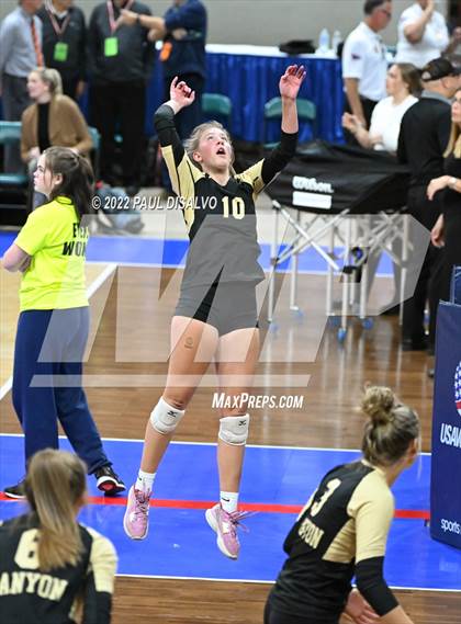 Thumbnail 1 in Rock Canyon vs. Grandview (CHSAA 5A Semi-Final) photogallery.
