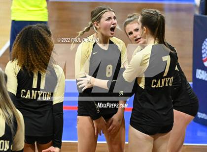 Thumbnail 3 in Rock Canyon vs. Grandview (CHSAA 5A Semi-Final) photogallery.