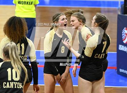 Thumbnail 2 in Rock Canyon vs. Grandview (CHSAA 5A Semi-Final) photogallery.