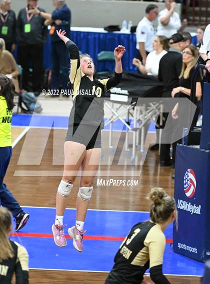 Thumbnail 2 in Rock Canyon vs. Grandview (CHSAA 5A Semi-Final) photogallery.