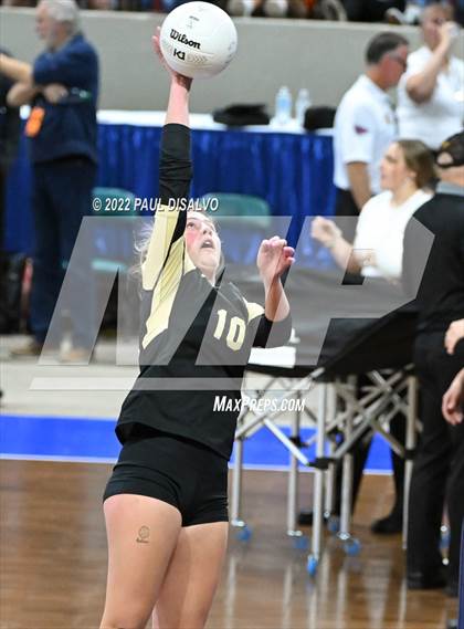 Thumbnail 3 in Rock Canyon vs. Grandview (CHSAA 5A Semi-Final) photogallery.
