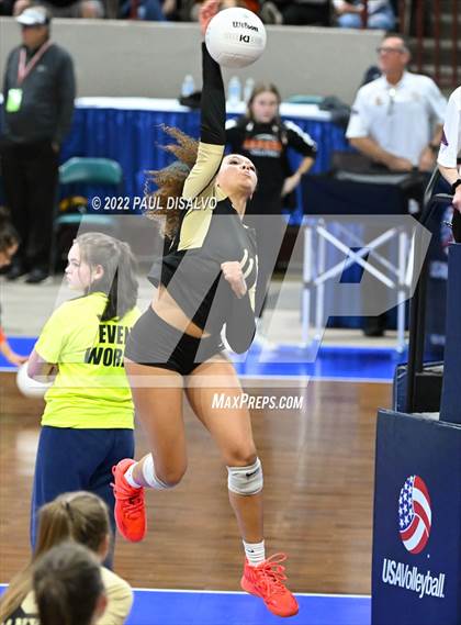 Thumbnail 1 in Rock Canyon vs. Grandview (CHSAA 5A Semi-Final) photogallery.