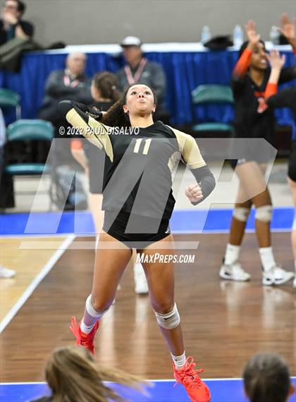 Thumbnail 3 in Rock Canyon vs. Grandview (CHSAA 5A Semi-Final) photogallery.