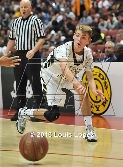 Thumbnail 2 in Oak Park vs. Bonita (CIF SS 3AA Final) photogallery.
