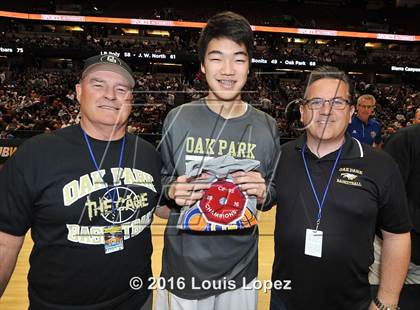 Thumbnail 1 in Oak Park vs. Bonita (CIF SS 3AA Final) photogallery.
