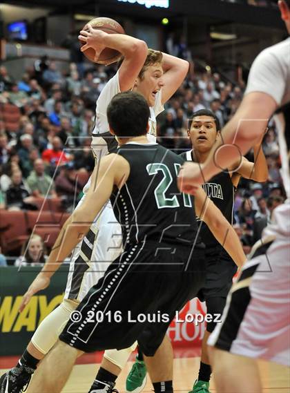 Thumbnail 2 in Oak Park vs. Bonita (CIF SS 3AA Final) photogallery.