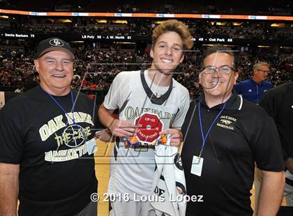 Thumbnail 3 in Oak Park vs. Bonita (CIF SS 3AA Final) photogallery.