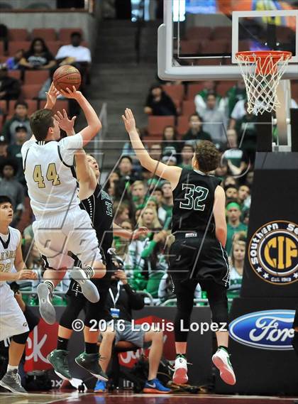 Thumbnail 3 in Oak Park vs. Bonita (CIF SS 3AA Final) photogallery.