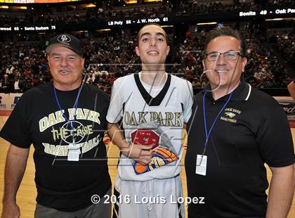 Thumbnail 2 in Oak Park vs. Bonita (CIF SS 3AA Final) photogallery.