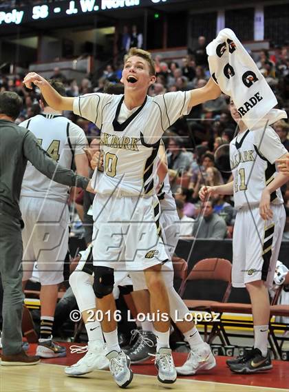 Thumbnail 1 in Oak Park vs. Bonita (CIF SS 3AA Final) photogallery.