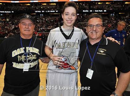 Thumbnail 1 in Oak Park vs. Bonita (CIF SS 3AA Final) photogallery.