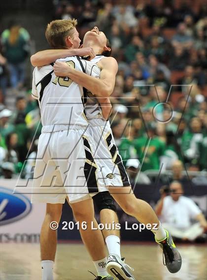 Thumbnail 1 in Oak Park vs. Bonita (CIF SS 3AA Final) photogallery.