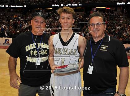 Thumbnail 2 in Oak Park vs. Bonita (CIF SS 3AA Final) photogallery.