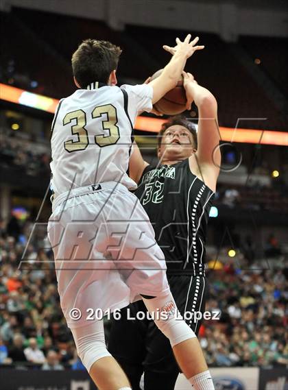 Thumbnail 2 in Oak Park vs. Bonita (CIF SS 3AA Final) photogallery.