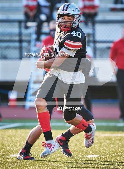 Thumbnail 3 in Stevens vs. Harlingen (UIL Class 6A Division 1 2nd Round Playoff) photogallery.