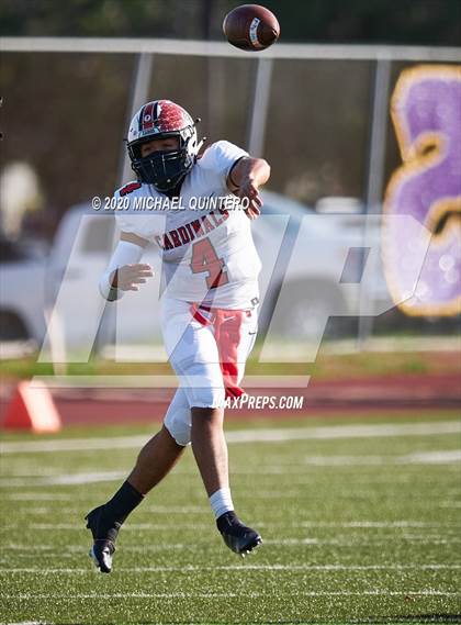 Thumbnail 1 in Stevens vs. Harlingen (UIL Class 6A Division 1 2nd Round Playoff) photogallery.