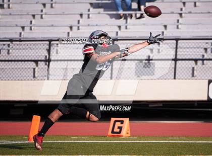 Thumbnail 3 in Stevens vs. Harlingen (UIL Class 6A Division 1 2nd Round Playoff) photogallery.