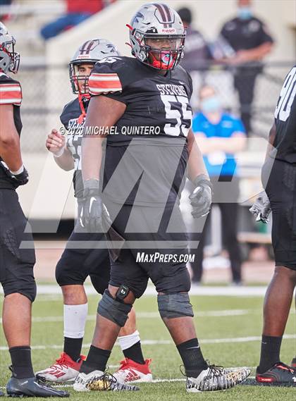 Thumbnail 3 in Stevens vs. Harlingen (UIL Class 6A Division 1 2nd Round Playoff) photogallery.