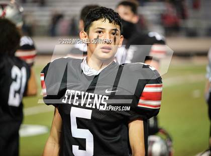 Thumbnail 3 in Stevens vs. Harlingen (UIL Class 6A Division 1 2nd Round Playoff) photogallery.