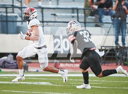 Thumbnail 3 in Stevens vs. Harlingen (UIL Class 6A Division 1 2nd Round Playoff) photogallery.