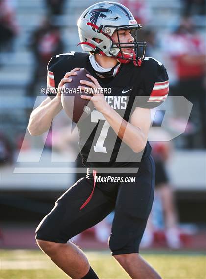 Thumbnail 3 in Stevens vs. Harlingen (UIL Class 6A Division 1 2nd Round Playoff) photogallery.