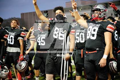 Thumbnail 2 in Stevens vs. Harlingen (UIL Class 6A Division 1 2nd Round Playoff) photogallery.