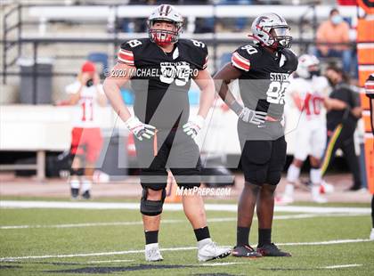 Thumbnail 1 in Stevens vs. Harlingen (UIL Class 6A Division 1 2nd Round Playoff) photogallery.