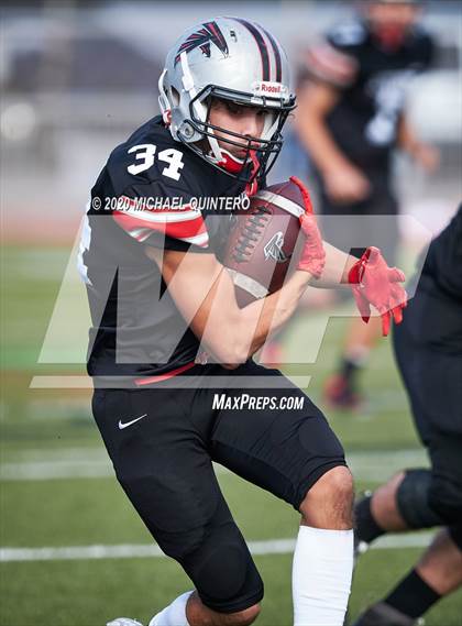 Thumbnail 1 in Stevens vs. Harlingen (UIL Class 6A Division 1 2nd Round Playoff) photogallery.