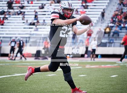Thumbnail 1 in Stevens vs. Harlingen (UIL Class 6A Division 1 2nd Round Playoff) photogallery.