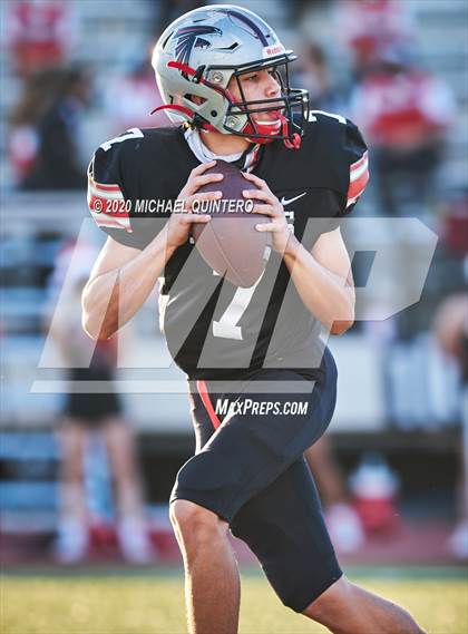 Thumbnail 2 in Stevens vs. Harlingen (UIL Class 6A Division 1 2nd Round Playoff) photogallery.