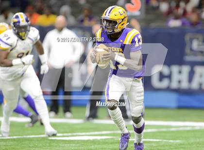 Thumbnail 3 in Amite vs. Lutcher (LHSAA Class 3A Final) photogallery.