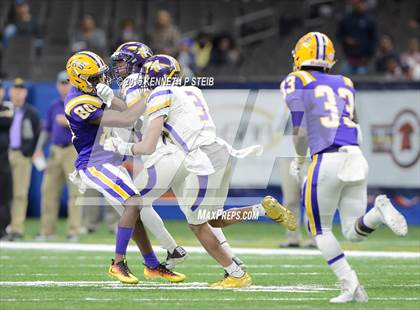 Thumbnail 1 in Amite vs. Lutcher (LHSAA Class 3A Final) photogallery.