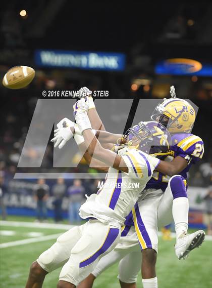 Thumbnail 2 in Amite vs. Lutcher (LHSAA Class 3A Final) photogallery.
