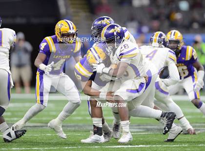 Thumbnail 1 in Amite vs. Lutcher (LHSAA Class 3A Final) photogallery.