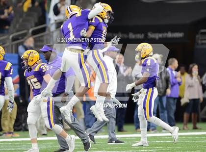 Thumbnail 1 in Amite vs. Lutcher (LHSAA Class 3A Final) photogallery.