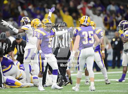 Thumbnail 3 in Amite vs. Lutcher (LHSAA Class 3A Final) photogallery.