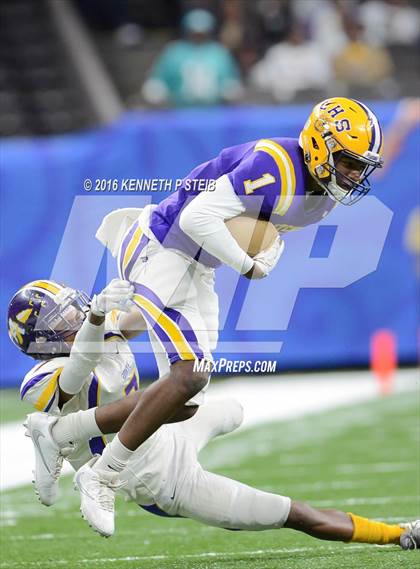 Thumbnail 1 in Amite vs. Lutcher (LHSAA Class 3A Final) photogallery.