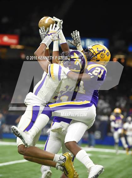 Thumbnail 1 in Amite vs. Lutcher (LHSAA Class 3A Final) photogallery.
