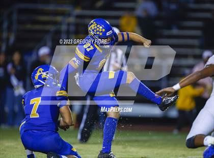 Thumbnail 2 in Notre Dame (SO) @ Bishop Amat photogallery.
